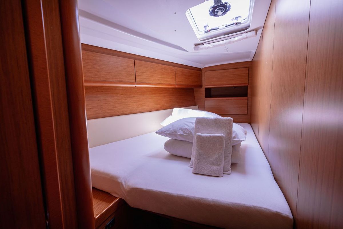Cabin on Ana B., a Jeanneau Sun Odyssey 49i sailboat at Seget Donji, Croatia