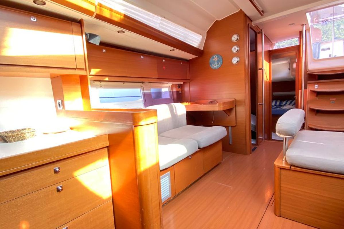 Salon of Maestro S, a Dufour 500 Grand Large sailboat at Fethiye, Turkey