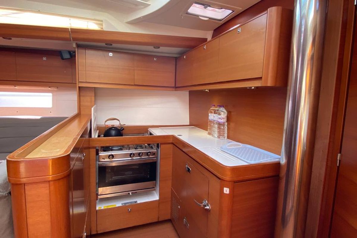 Galley of Maestro S, a Dufour 500 Grand Large sailboat at Fethiye, Turkey