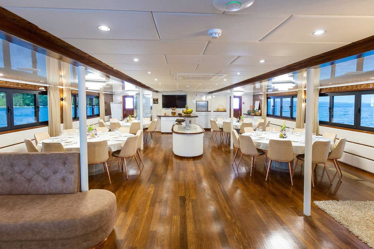 Salon of MS Avantura, a Gulet Motoryacht yacht at Split, Croatia