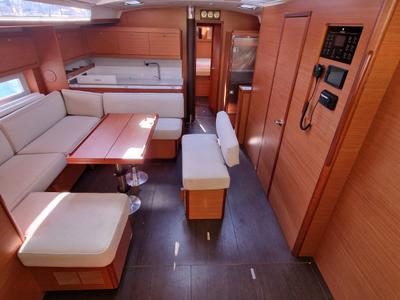 Salon of Albus, a Dufour 530 sailboat at Tonnarella, Italy