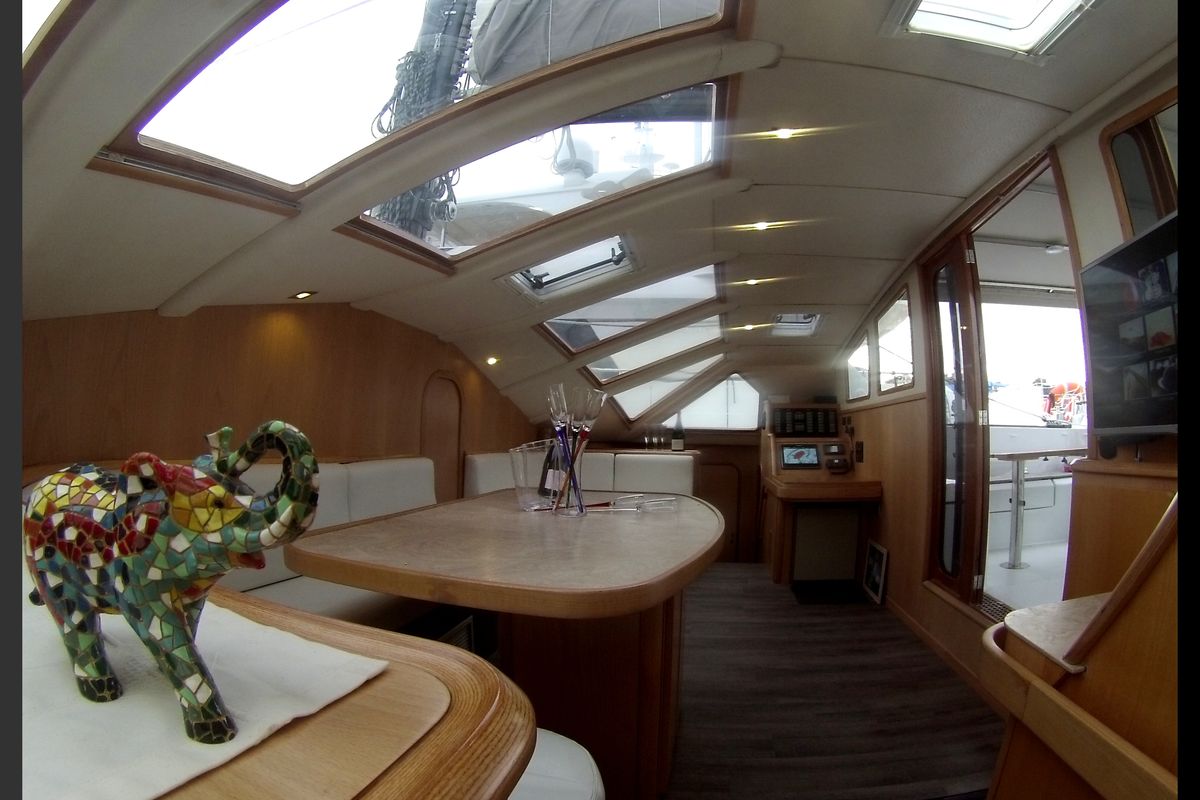 Salon of Montagu, a Privilège Privilege 51 catamaran at Santa Eulària des Riu, Spain