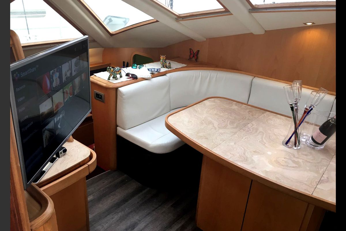 Salon of Montagu, a Privilège Privilege 51 catamaran at Santa Eulària des Riu, Spain