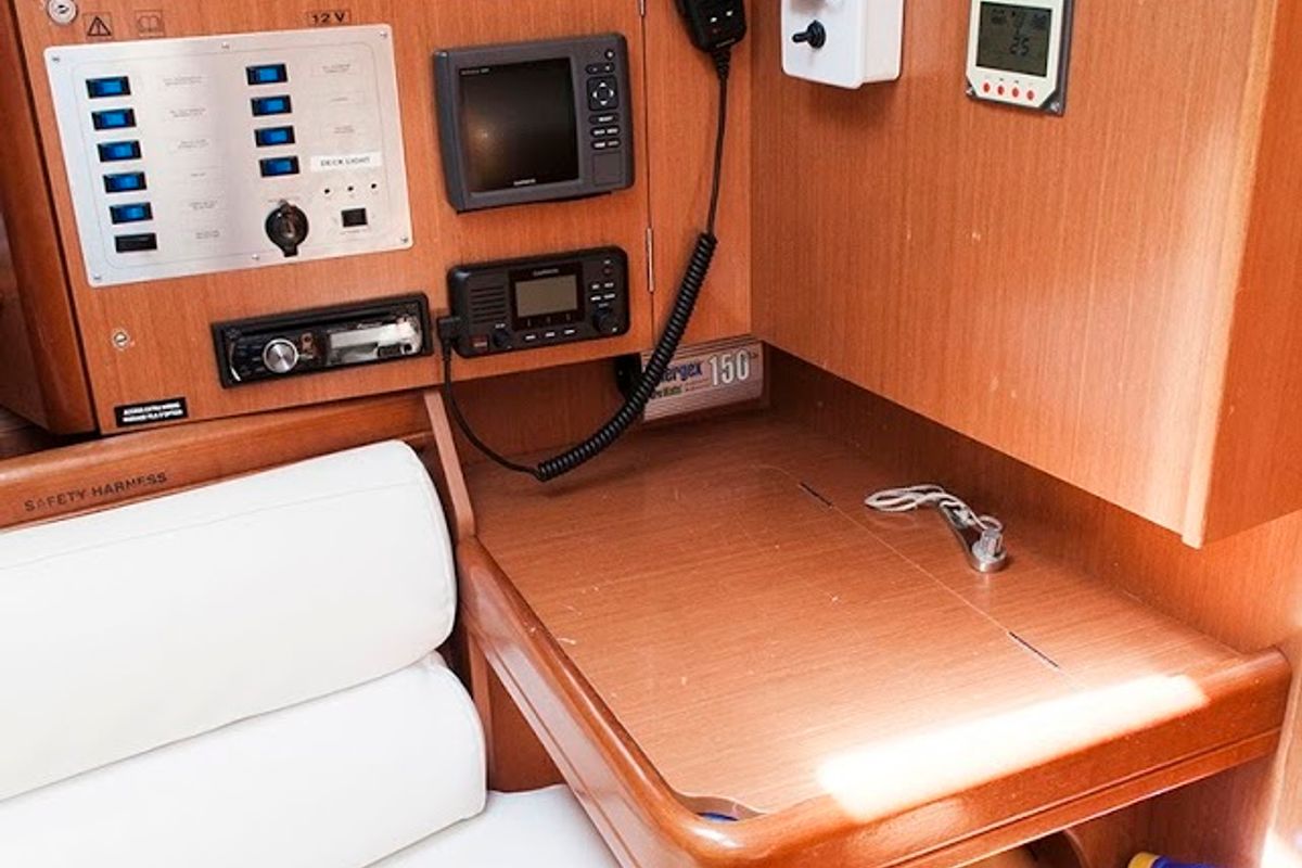 Cabin on Ariadne, a Beneteau Oceanis Clipper 343 sailboat at Preveza, Greece