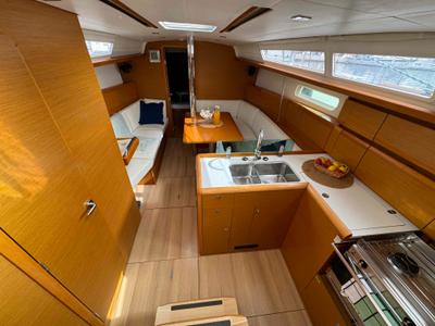 Salon of ACE OF SPADES, a Jeanneau Sun Odyssey 389 sailboat at Općina Sukošan, Croatia
