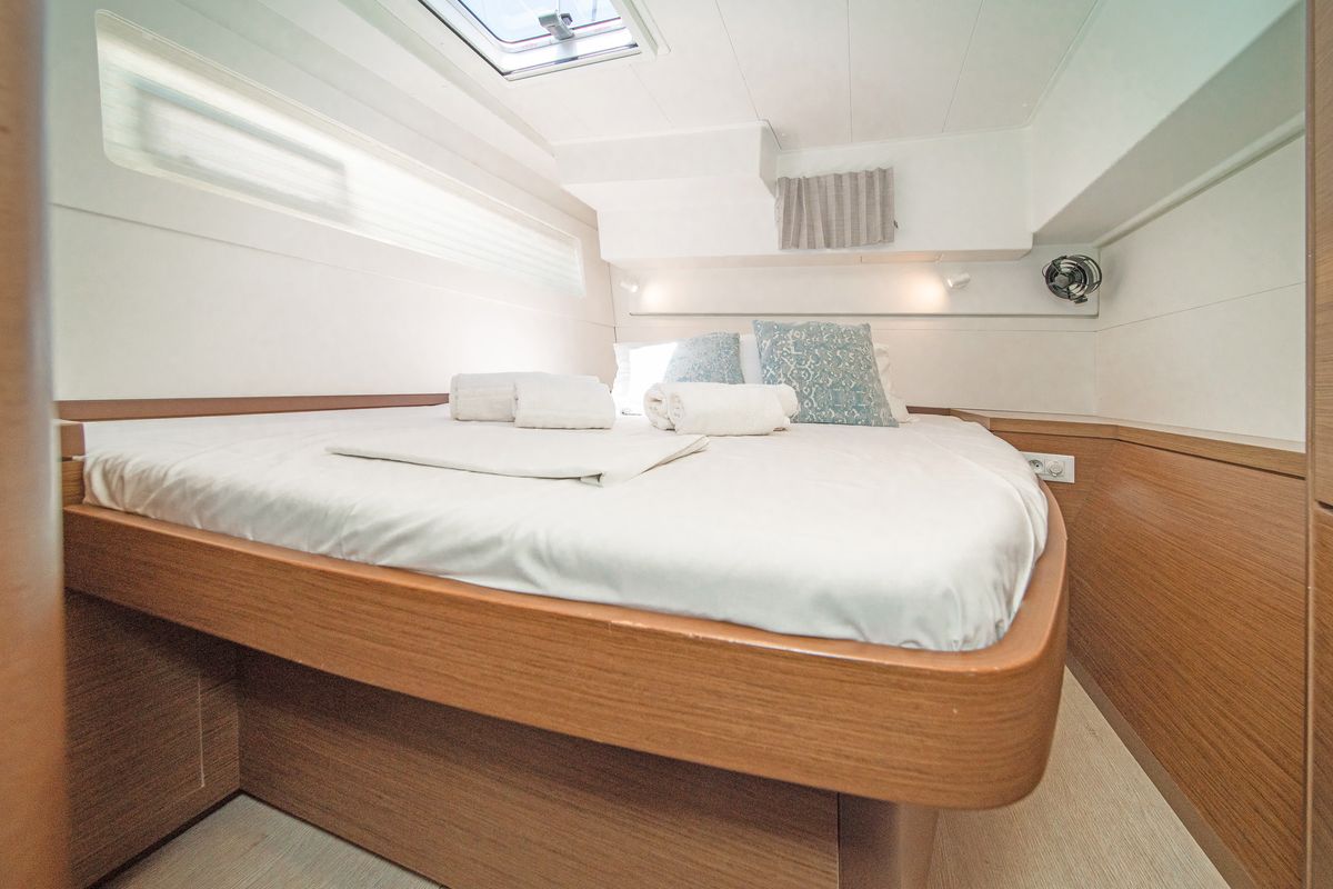 Cabin on Thalasea, a Lagoon 40 catamaran at Gouvia, Greece