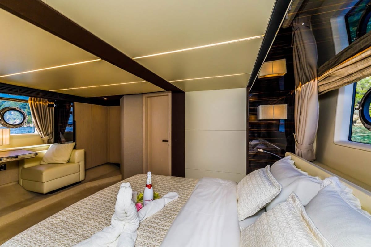 Cabin on My Karat II, a Azimut 66 yacht at Grad Kaštela, Croatia