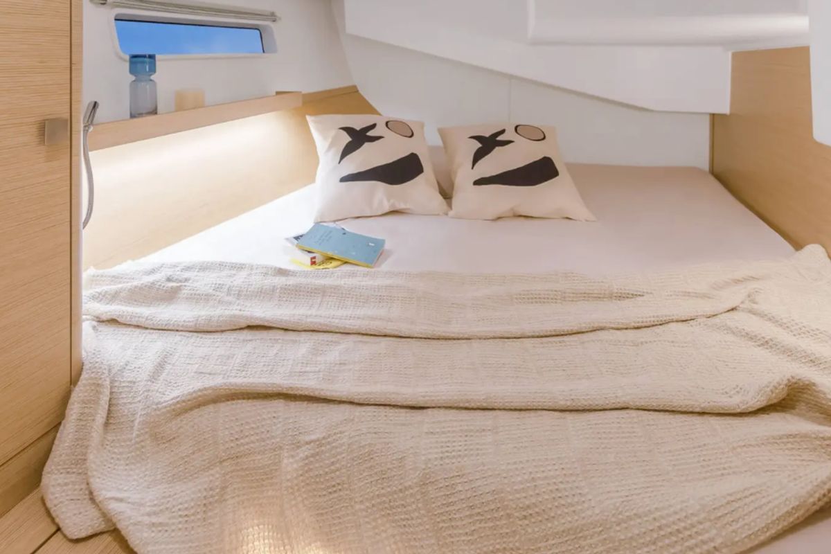 Cabin on Capi'10, a Hanse Yachts Hanse 410 sailboat at Marseille, France
