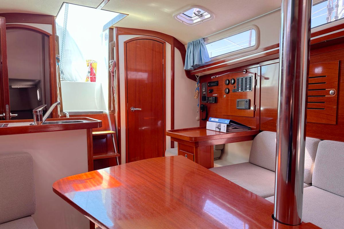 Salon of Mizar, a Hanse Yachts Hanse 315 sailboat at Barth, Germany