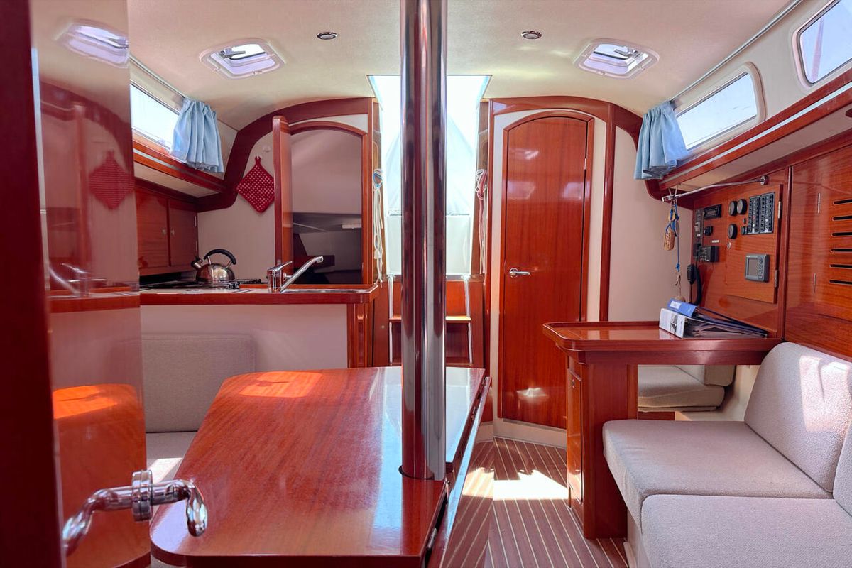 Salon of Mizar, a Hanse Yachts Hanse 315 sailboat at Barth, Germany