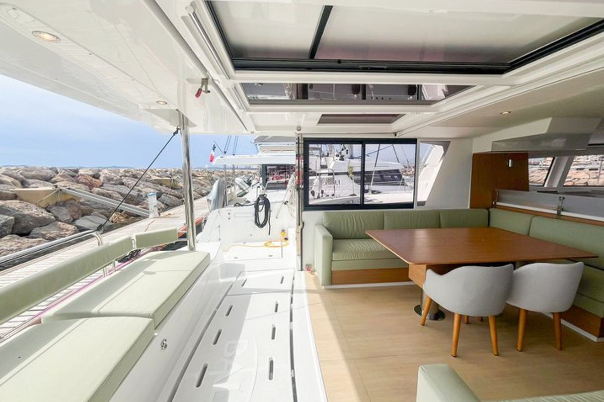 Deck of Queen Mary, a Bali 4.6 - 4 cab. OW catamaran at Hyères, France