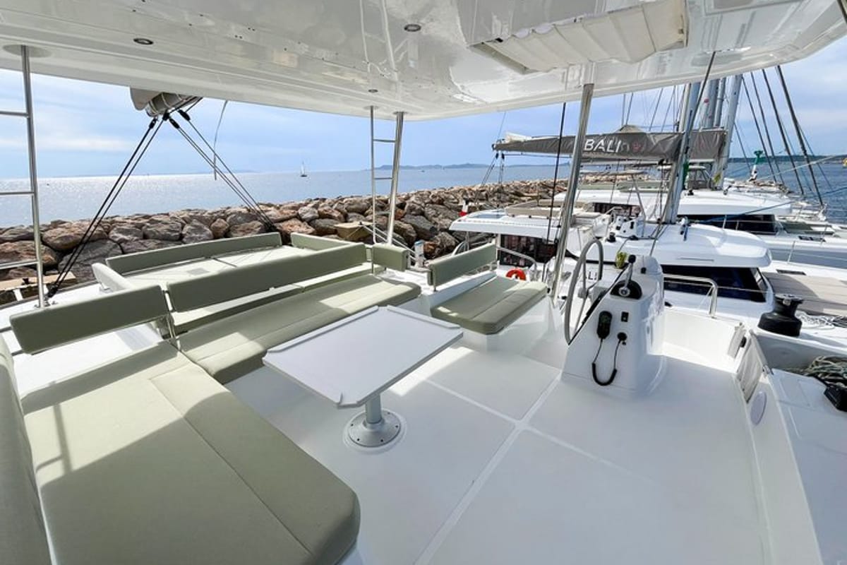 Deck of Queen Mary, a Bali 4.6 - 4 cab. OW catamaran at Hyères, France