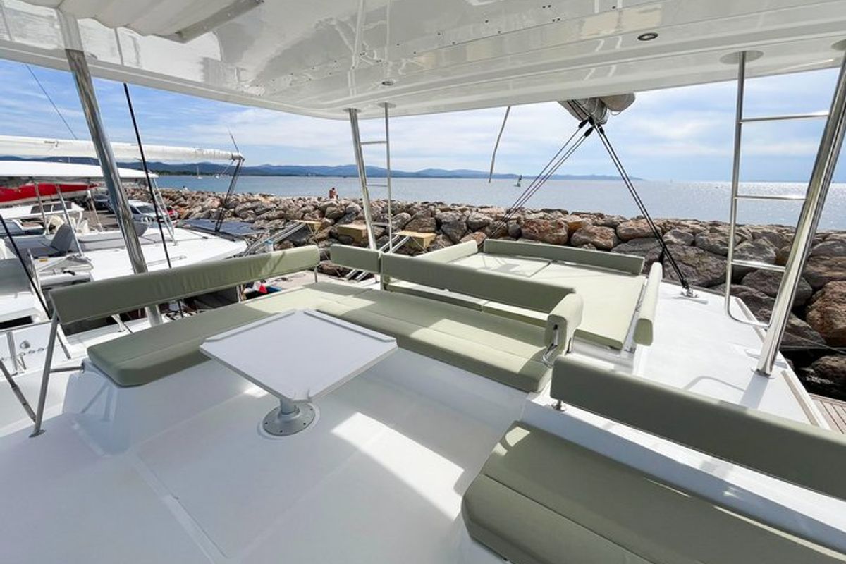Deck of Queen Mary, a Bali 4.6 - 4 cab. OW catamaran at Hyères, France