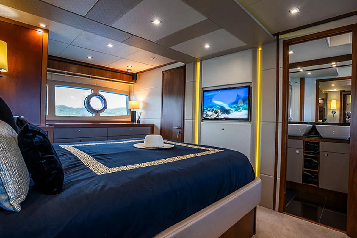 Cabin on Goldeneye, a Sunseeker International Sunseeker Manhattan 73 yacht at Grad Šibenik, Croatia