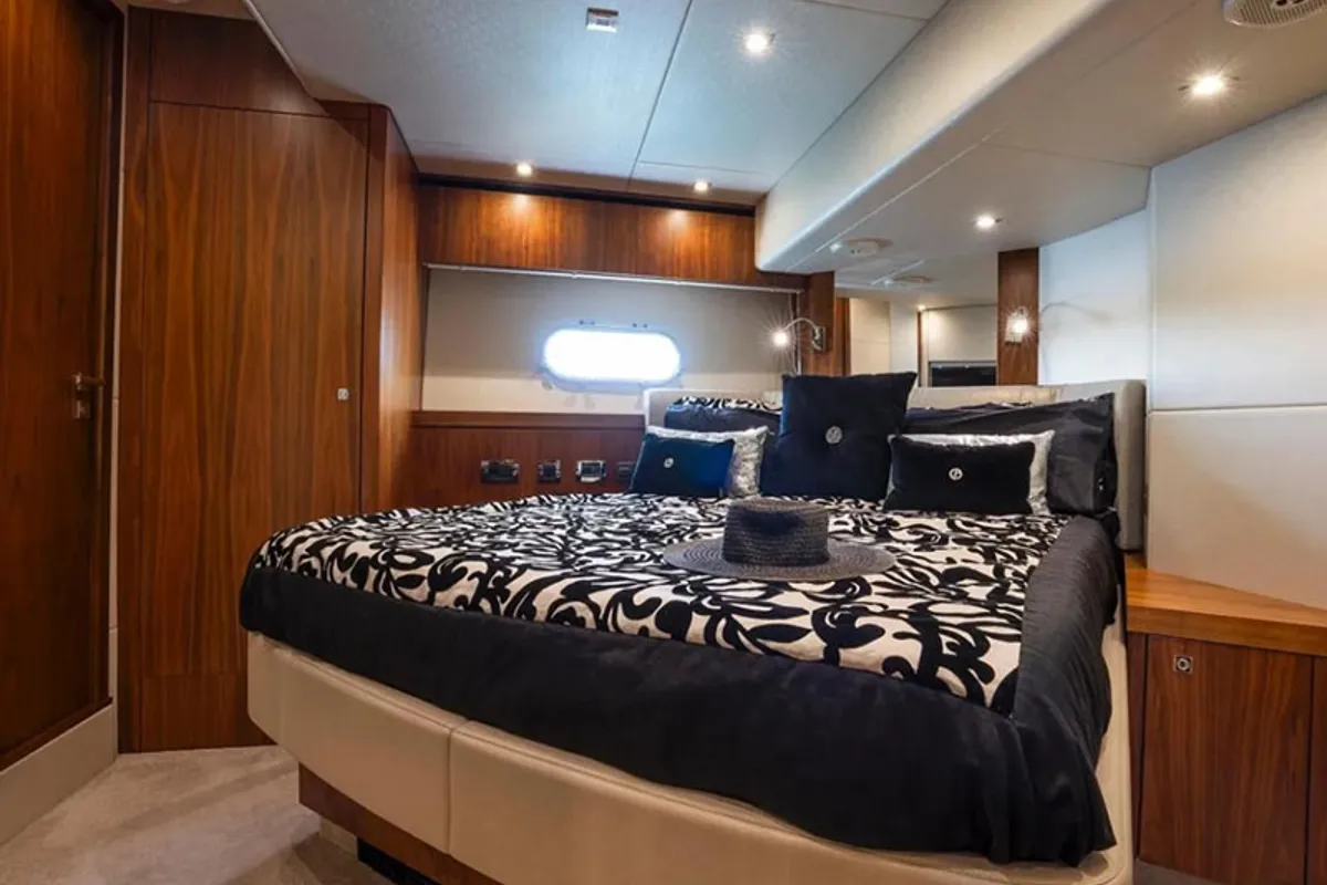Cabin on Goldeneye, a Sunseeker International Sunseeker Manhattan 73 yacht at Grad Šibenik, Croatia