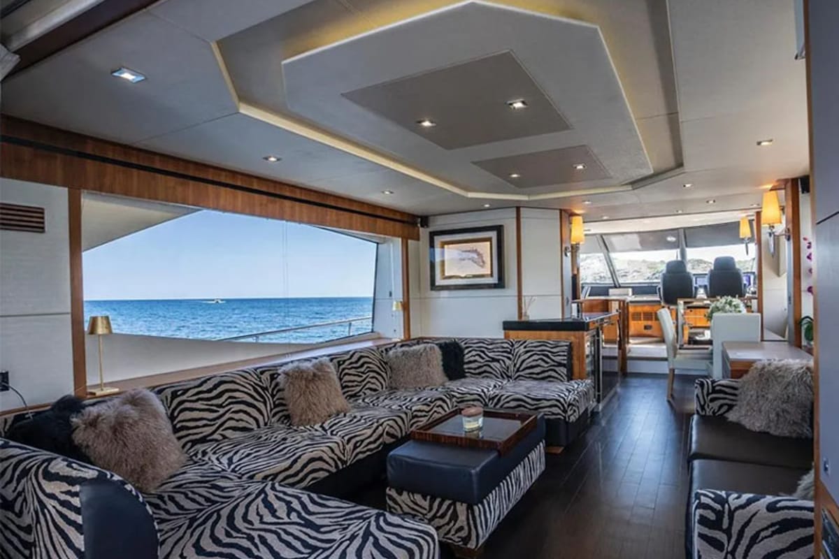 Salon of Goldeneye, a Sunseeker International Sunseeker Manhattan 73 yacht at Grad Šibenik, Croatia