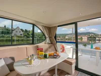 Cruiser Premium 8/12 Pers., a Nicols Nicols Octo Fly 12 motorboat at Sablé-sur-Sarthe, France