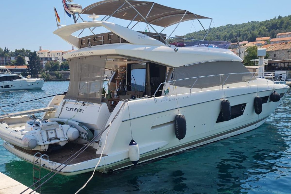 Exterior view of Very Bery, a Prestige 550 Fly motorboat at Primošten, Croatia