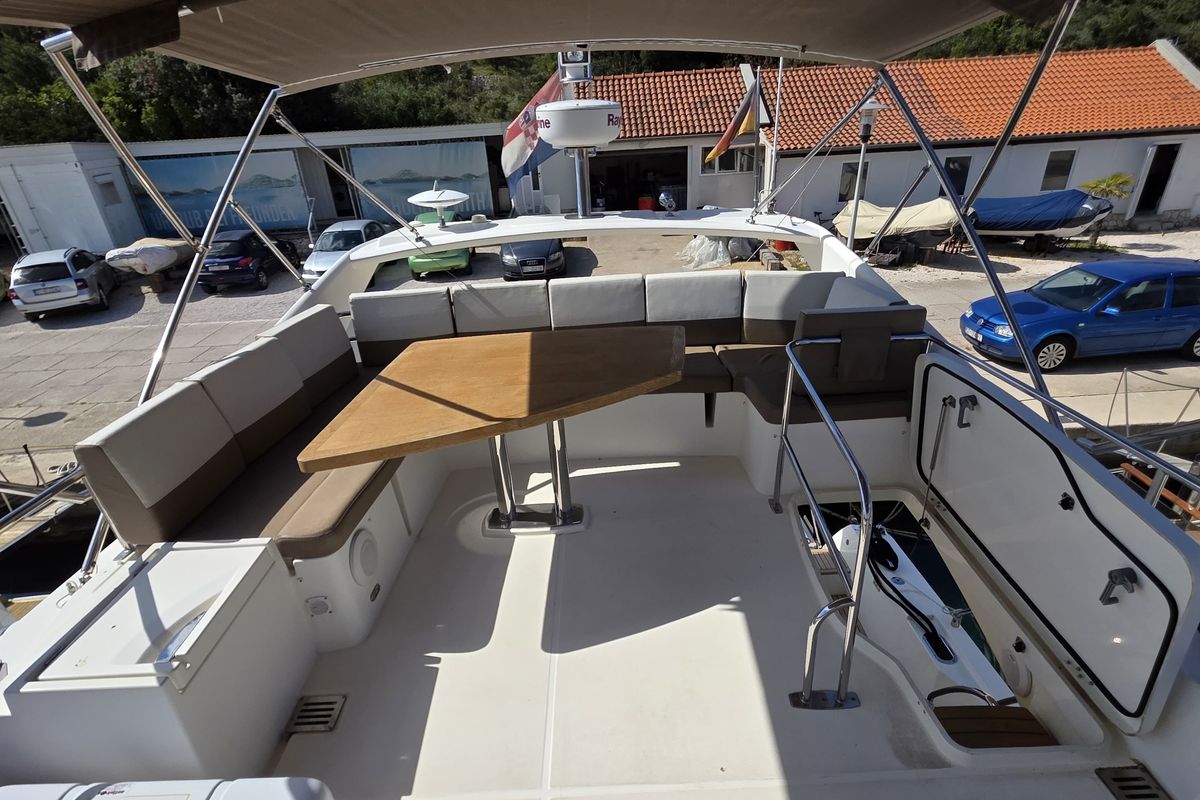 Deck of Very Bery, a Prestige 550 Fly motorboat at Primošten, Croatia
