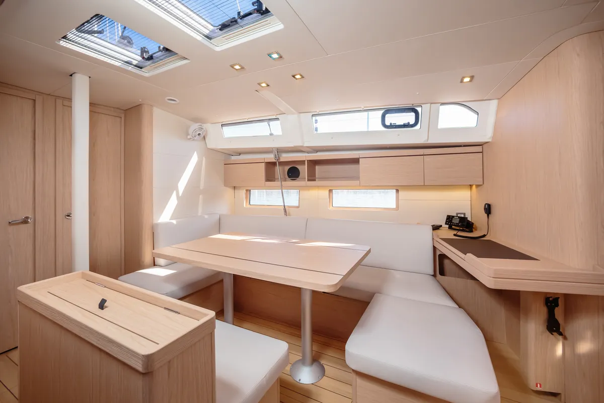 Salon of Nefele, a Beneteau Oceanis 46.1 sailboat at Rosignano Solvay, Italy
