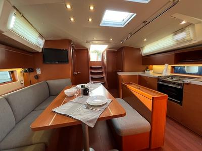 Salon of Marilyn, a Beneteau Oceanis 46.1 sailboat at Athens, Greece