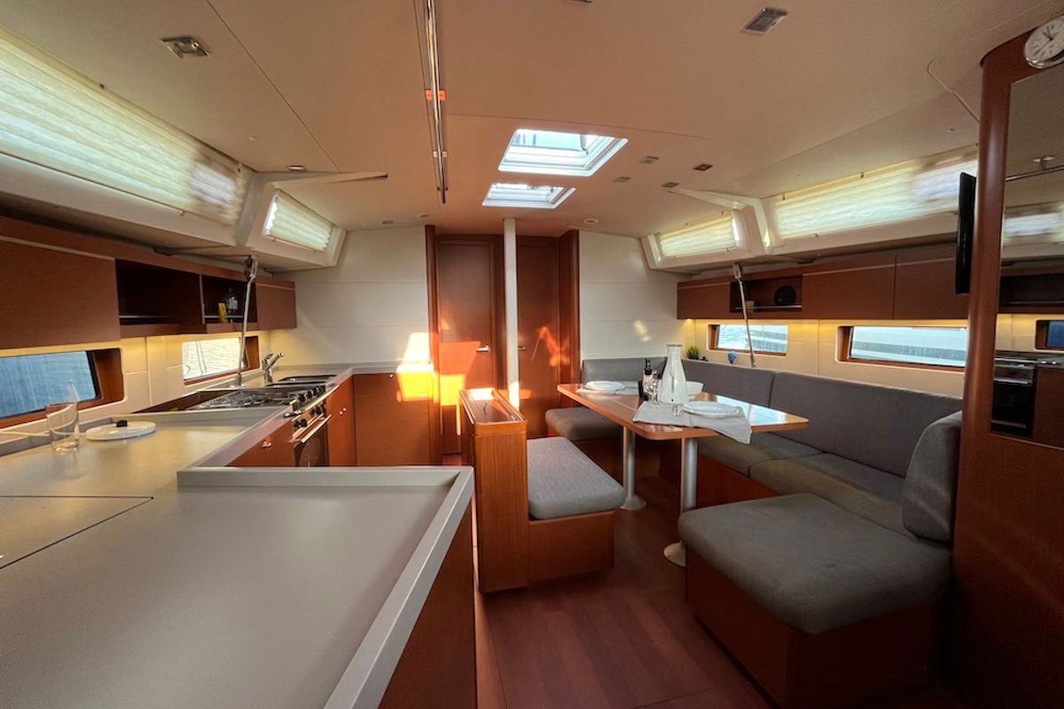 Salon of Marilyn, a Beneteau Oceanis 46.1 sailboat at Athens, Greece