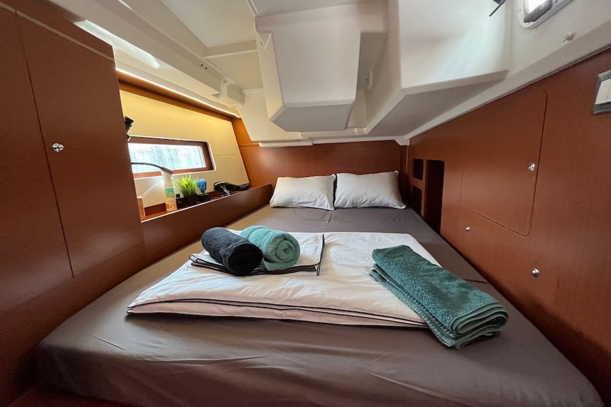 Cabin on Marilyn, a Beneteau Oceanis 46.1 sailboat at Athens, Greece