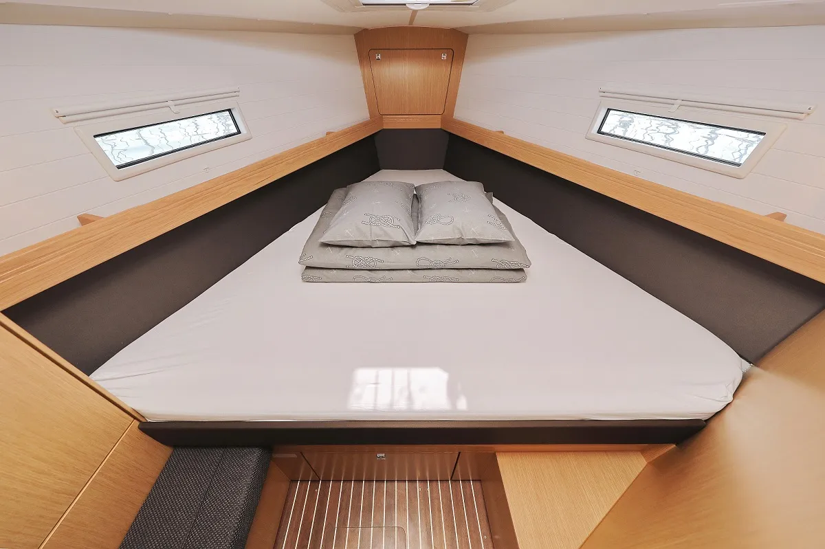Cabin on Hemonaty, a Bavaria Cruiser 41 sailboat at Grad Biograd na Moru, Croatia