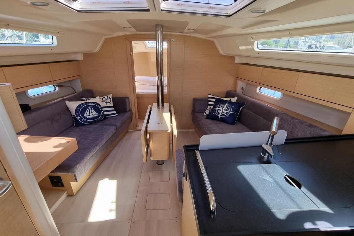 Salon of Larod, a Hanse Yachts Hanse 348 sailboat at Grad Pula, Croatia