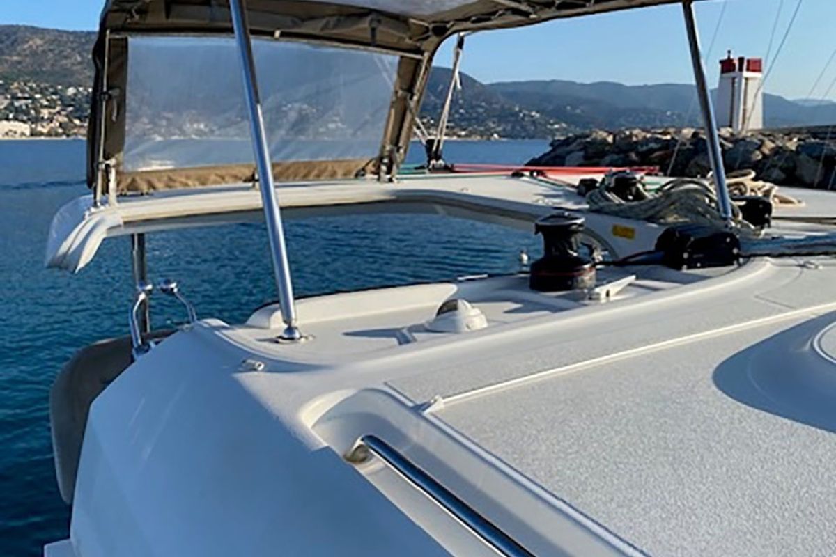 Deck of ESTEREL, a Lagoon 40 catamaran at La Favière, France