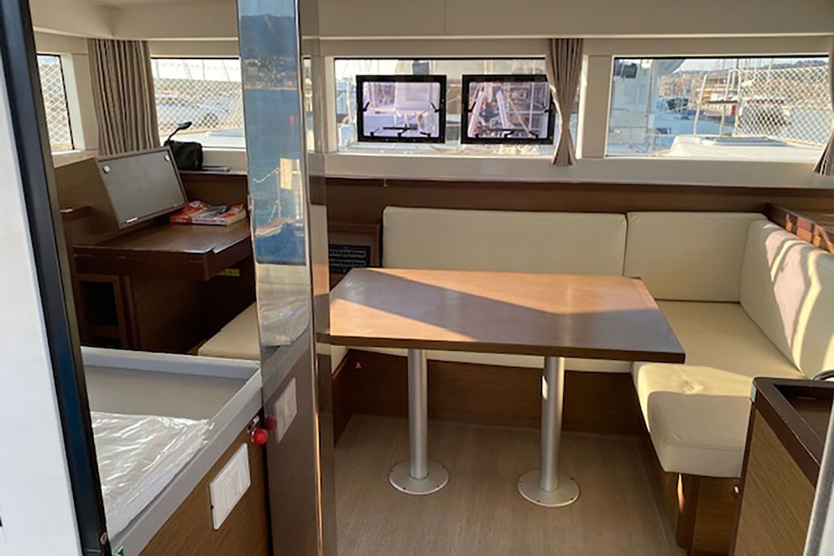 Salon of ESTEREL, a Lagoon 40 catamaran at La Favière, France