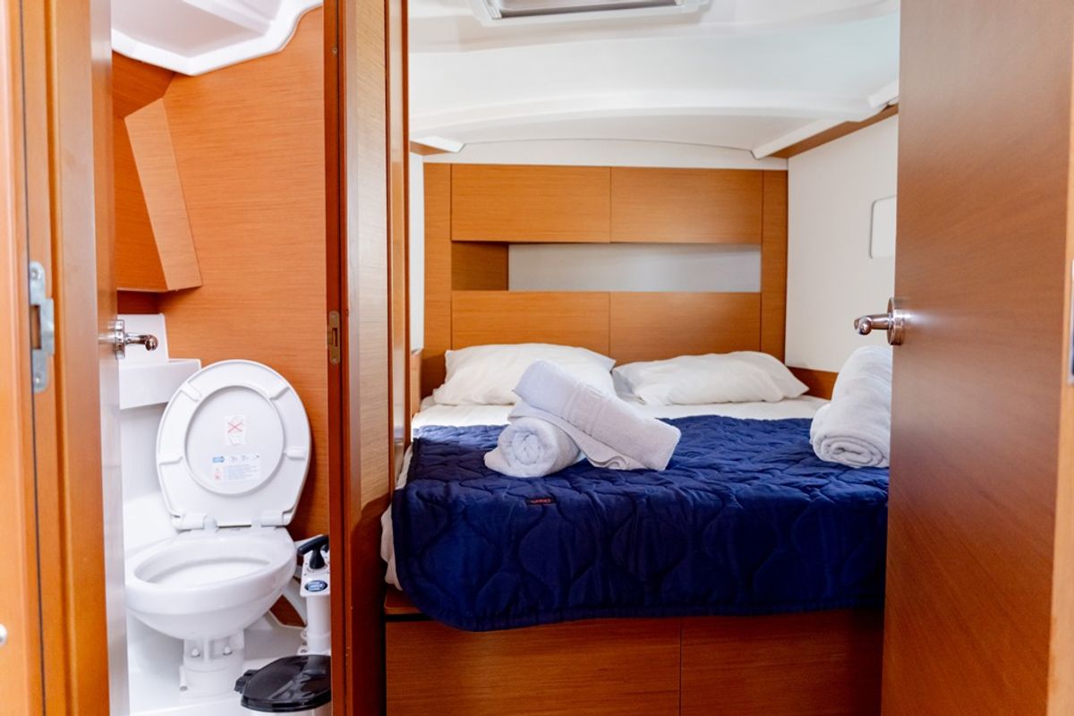 Cabin on Laertes, a Jeanneau Sun Odyssey 410 sailboat at Kos, Greece