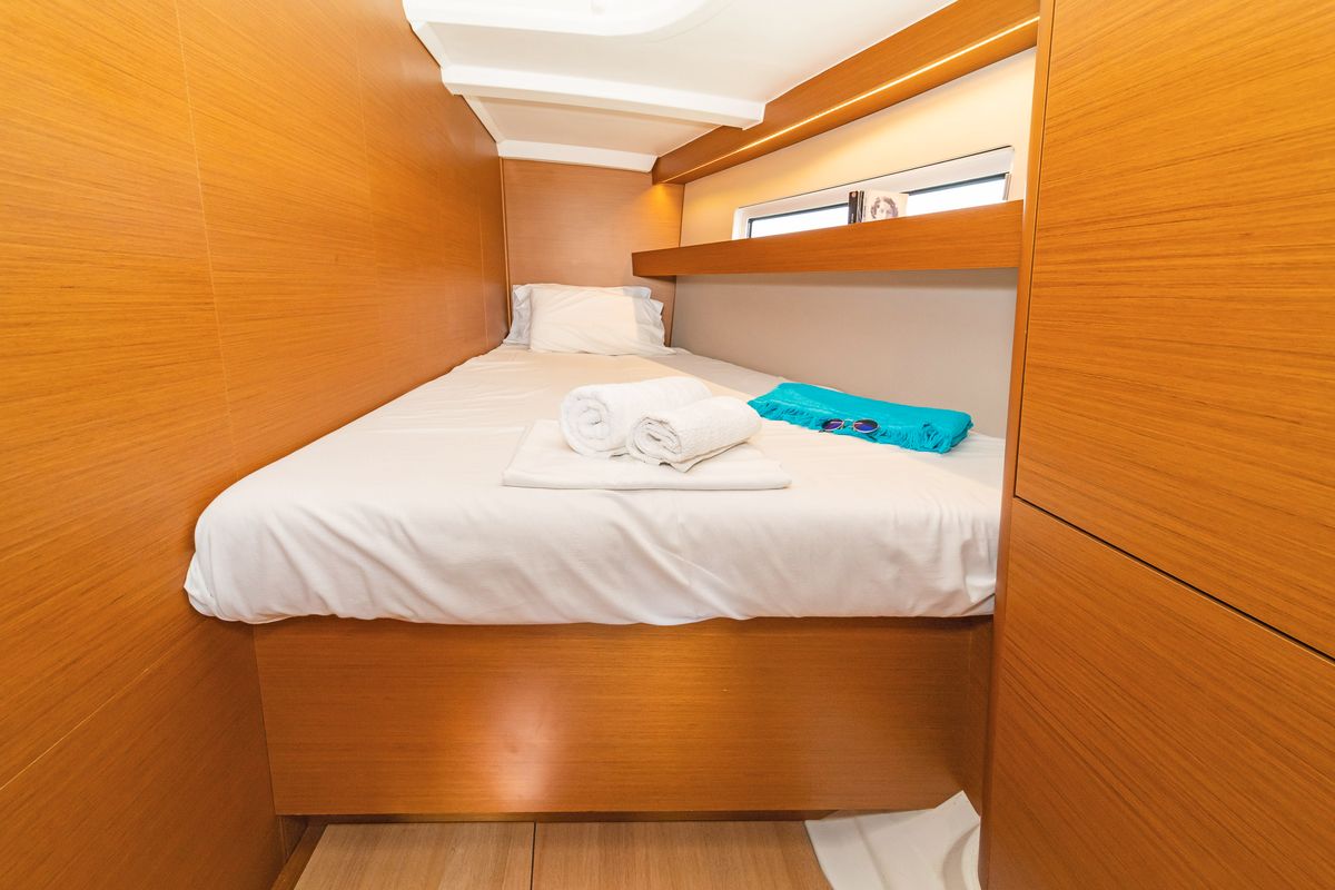 Cabin on Lefkippi, a Jeanneau Sun Odyssey 440 sailboat at Kos, Greece