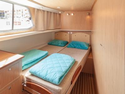 Cabin on 1180-2, a Pénichette 1180 motorboat at Fürstenberg/Havel, Germany