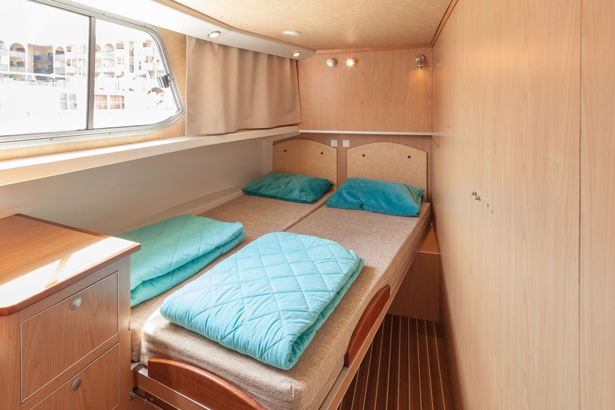 Cabin on 1180-2, a Pénichette 1180 motorboat at Fürstenberg/Havel, Germany