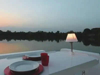Deck of Minuetto - Comfort 6, a Cygnet Minuetto 6+ motorboat at Casier, Italy