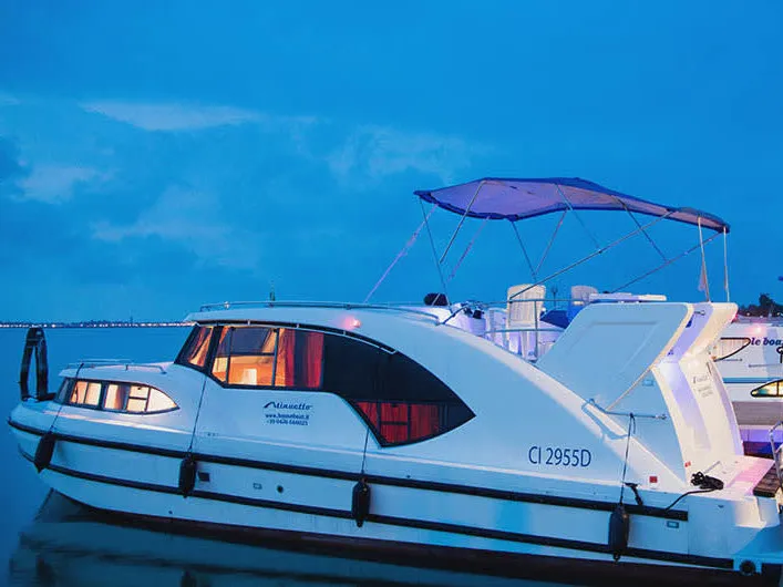 Exterior view of Minuetto - Comfort 6, a Cygnet Minuetto 6+ motorboat at Casier, Italy