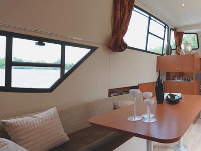 Salon of Minuetto - Comfort 6, a Cygnet Minuetto 6+ motorboat at Casier, Italy