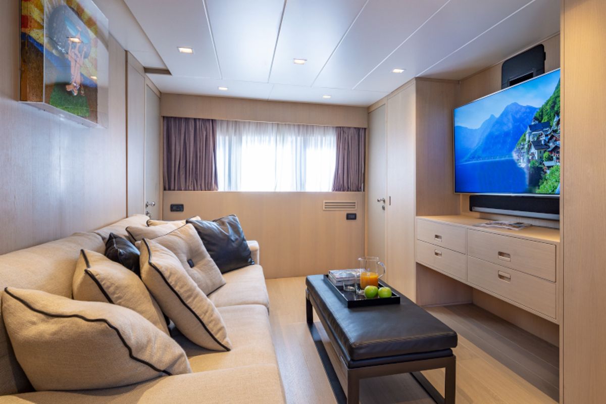 Salon of SUMMER FUN, a Admiral Yachts Admiral 101 yacht at Athens, Greece