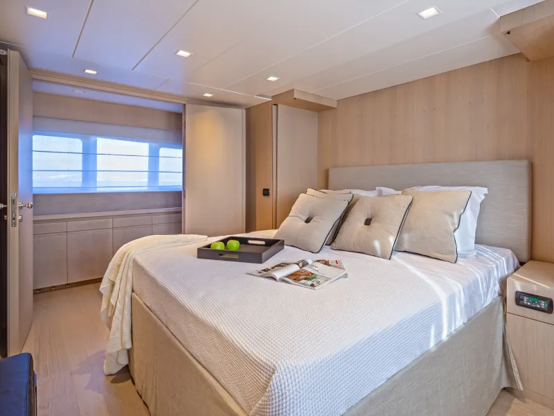 Cabin on SUMMER FUN, a Admiral Yachts Admiral 101 yacht at Athens, Greece