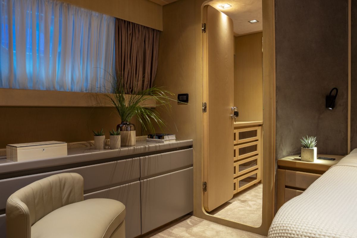 Cabin on SUMMER FUN, a Admiral Yachts Admiral 101 yacht at Athens, Greece