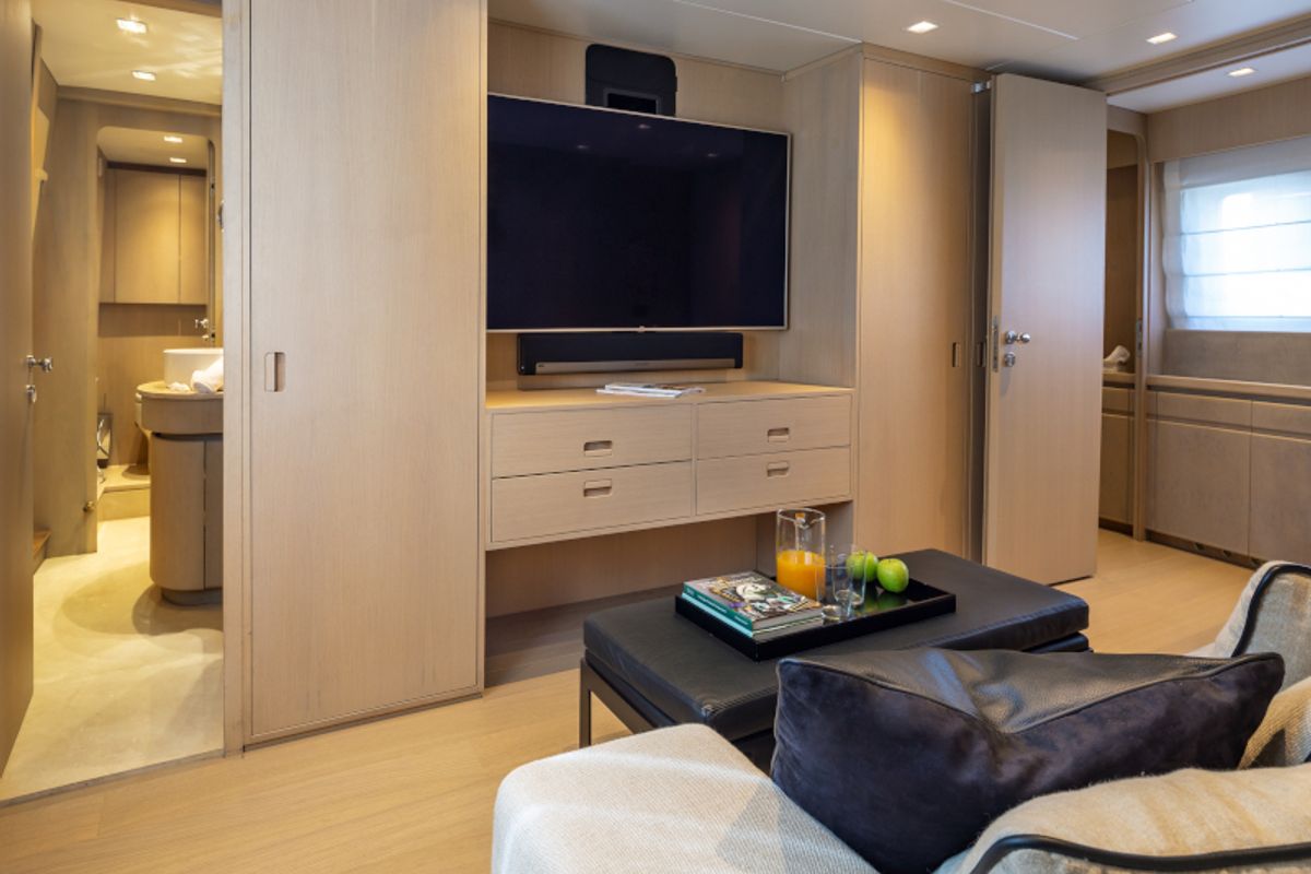 Salon of SUMMER FUN, a Admiral Yachts Admiral 101 yacht at Athens, Greece