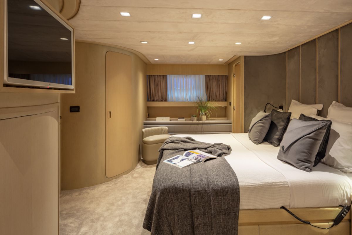 Cabin on SUMMER FUN, a Admiral Yachts Admiral 101 yacht at Athens, Greece
