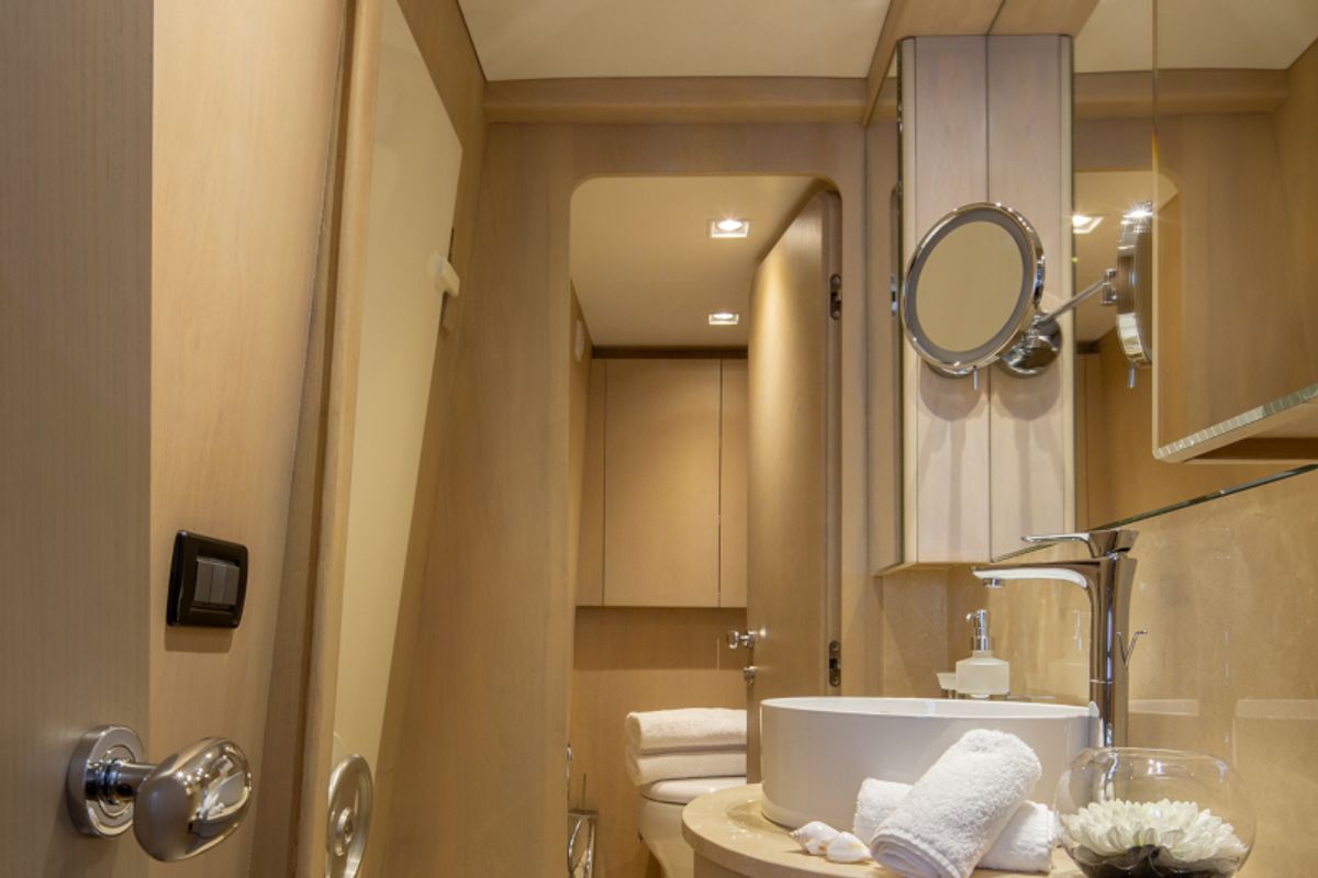 Head on SUMMER FUN, a Admiral Yachts Admiral 101 yacht at Athens, Greece