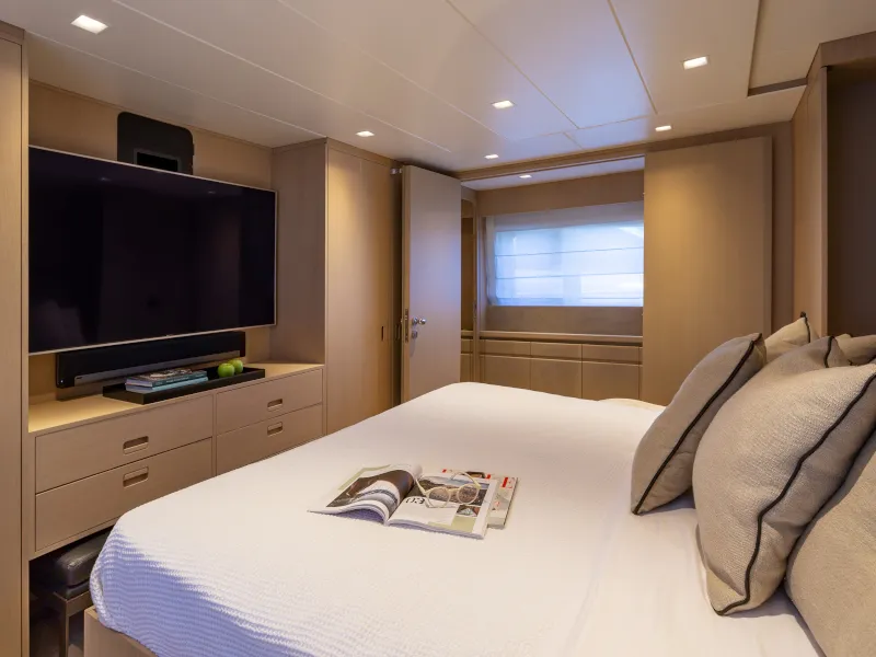 Cabin on SUMMER FUN, a Admiral Yachts Admiral 101 yacht at Athens, Greece