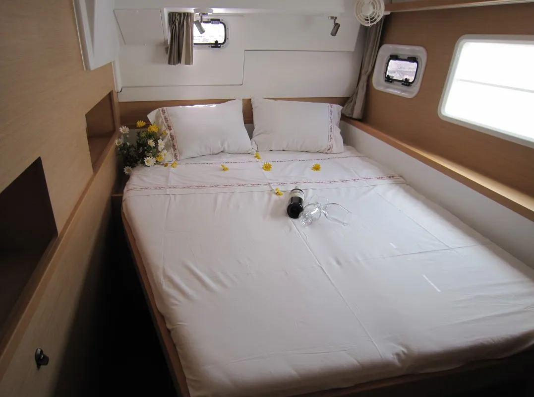 Cabin on Emerald Seas, a Lagoon 400 S2 catamaran at Lavreotiki Municipal Unit, Greece