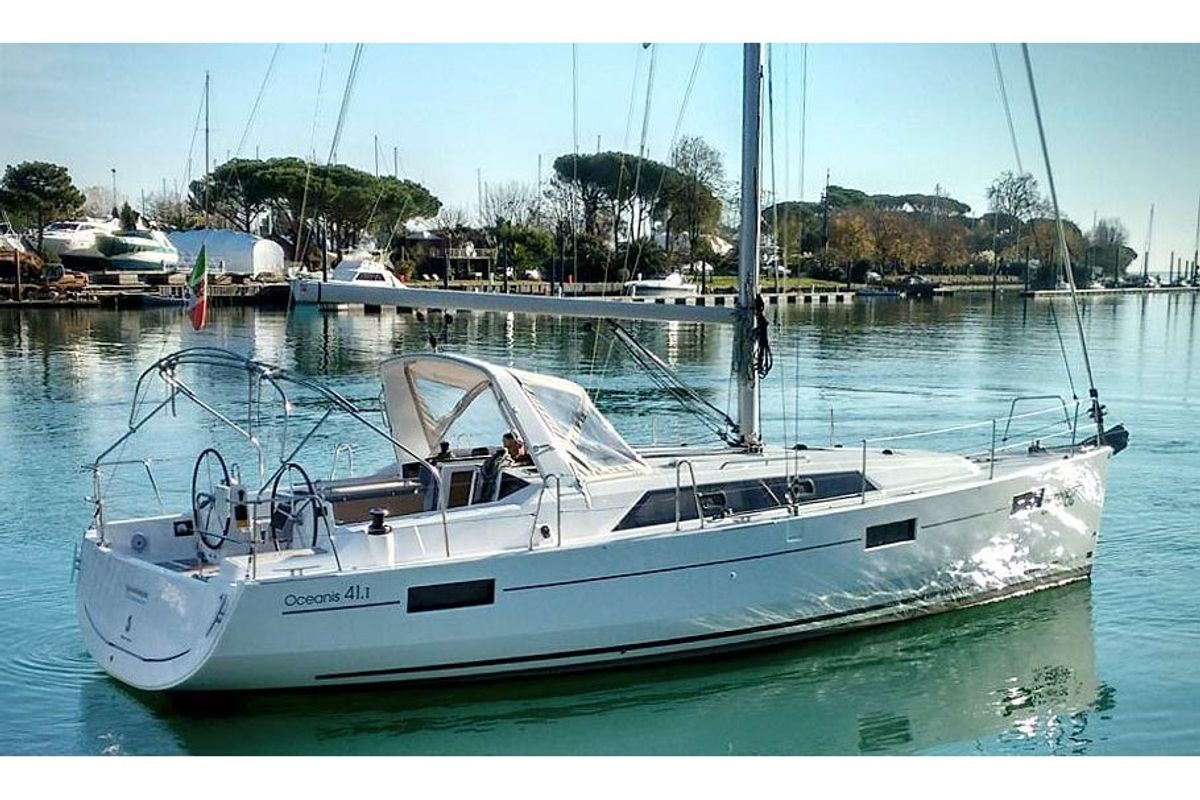 Exterior view of Cicala Sapiente, a Beneteau Oceanis 41.1 sailboat at Bocca di Magra, Italy