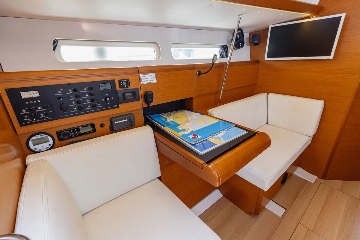 Salon of Ventus, a Jeanneau Sun Odyssey 449 sailboat at Grad Kaštela, Croatia