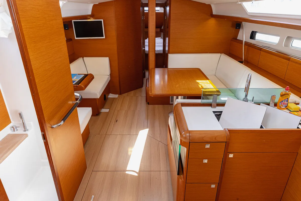 Salon of Ventus, a Jeanneau Sun Odyssey 449 sailboat at Grad Kaštela, Croatia