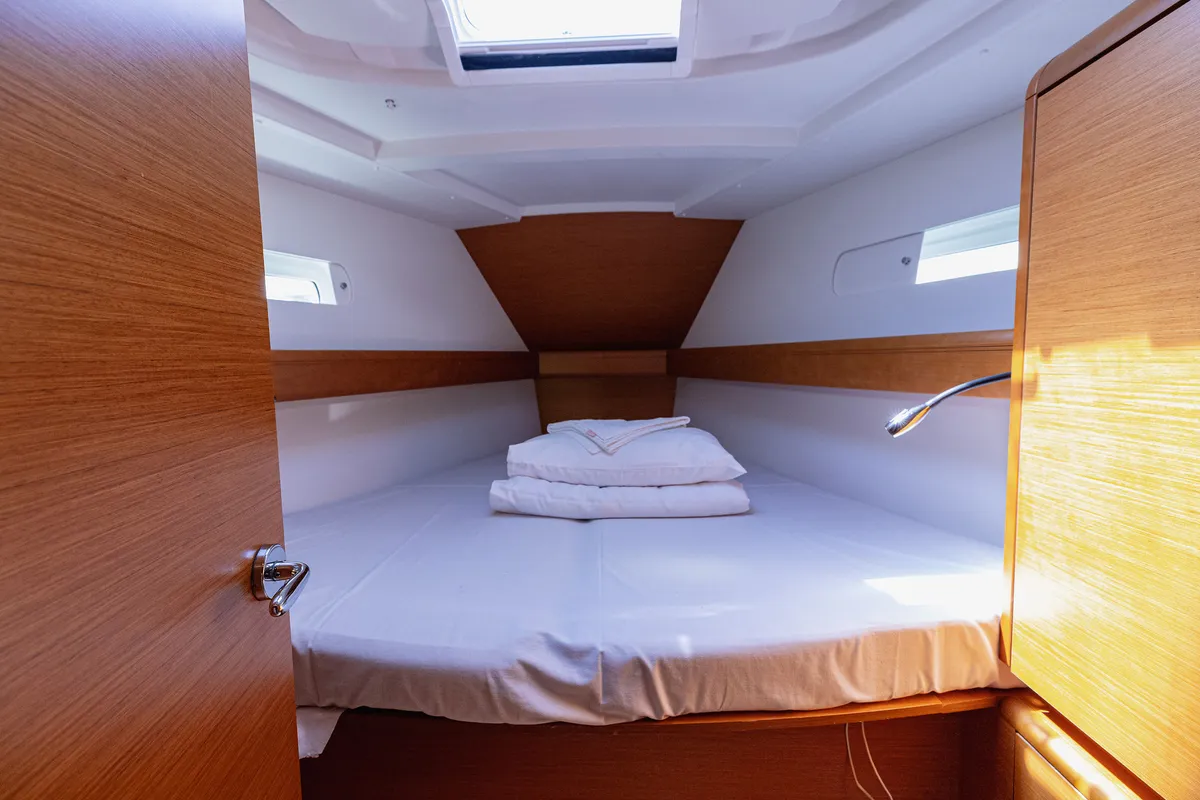 Cabin on Ventus, a Jeanneau Sun Odyssey 449 sailboat at Grad Kaštela, Croatia